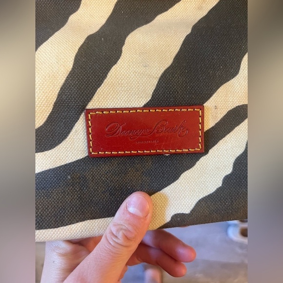 Dooney & Bourke Shoulder Tote Black and red - Picture 3 of 13